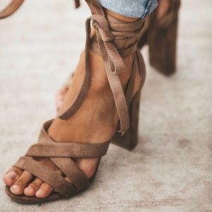 MORRIS FAUX SUEDE WRAP HEEL size 6